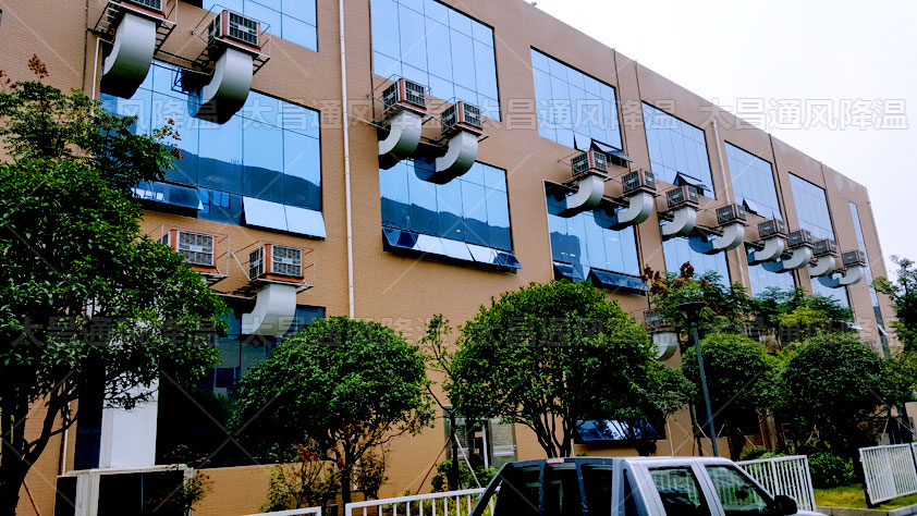 模具車間降溫設(shè)備潤東方省電節(jié)能環(huán)?？照{(diào)
