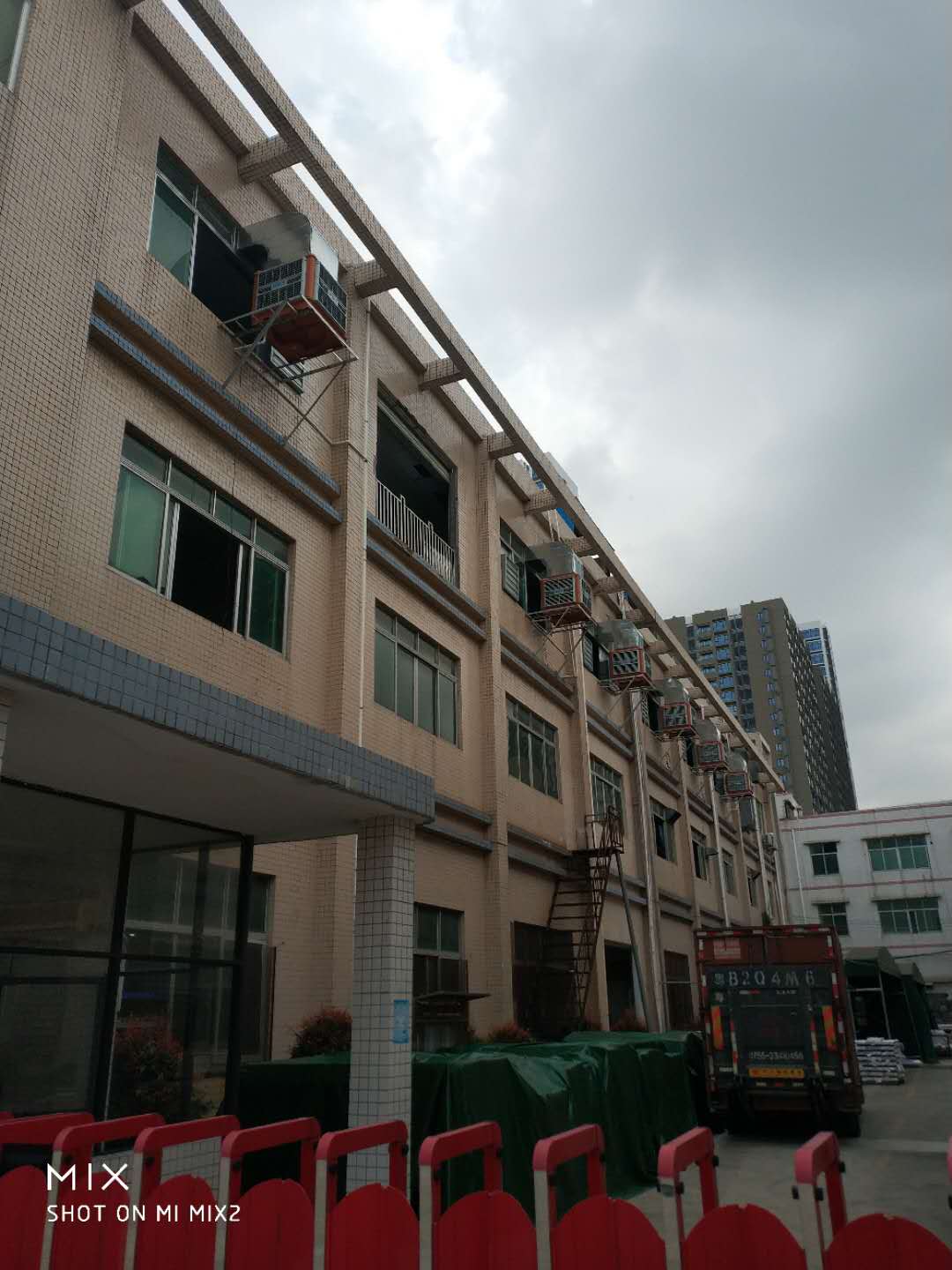 如何給高溫車間通風(fēng)降溫？