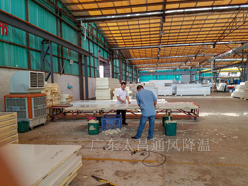 移動式環(huán)?？照{(diào)在工業(yè)廠房的應(yīng)用