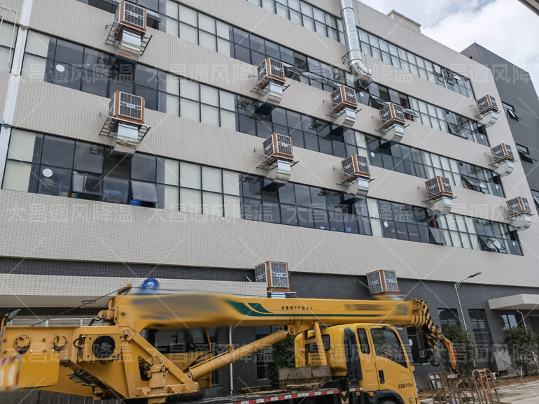 車間悶熱怎么降溫?潤東方節(jié)能環(huán)?？照{(diào)解決方案