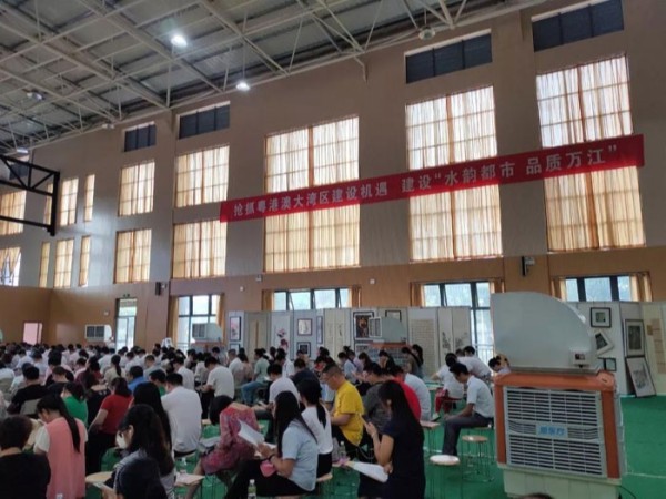 降溫通風設(shè)備蒸發(fā)式冷風王 移動式環(huán)保空調(diào)的作用